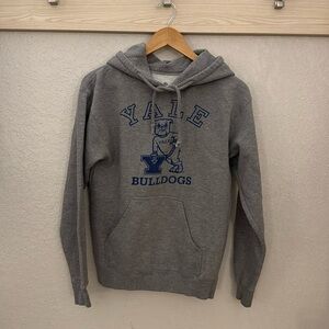 Vintage Yale Bulldogs Hoodie
